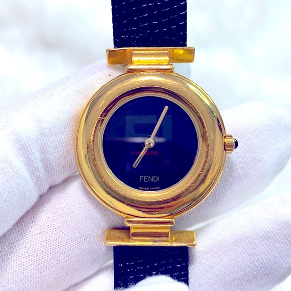 Fendi Gold and Black Wearable Watch 💃🏻 with New strap - Picture 3 of 5